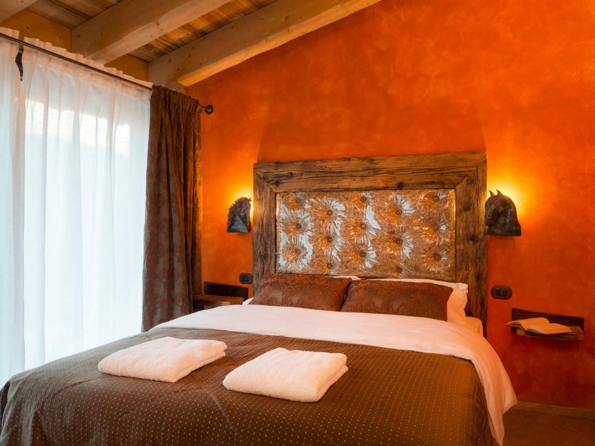 Lo Tzeno Hotel Fenis Exterior photo
